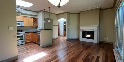 Beautiful UVIC Condo for female student