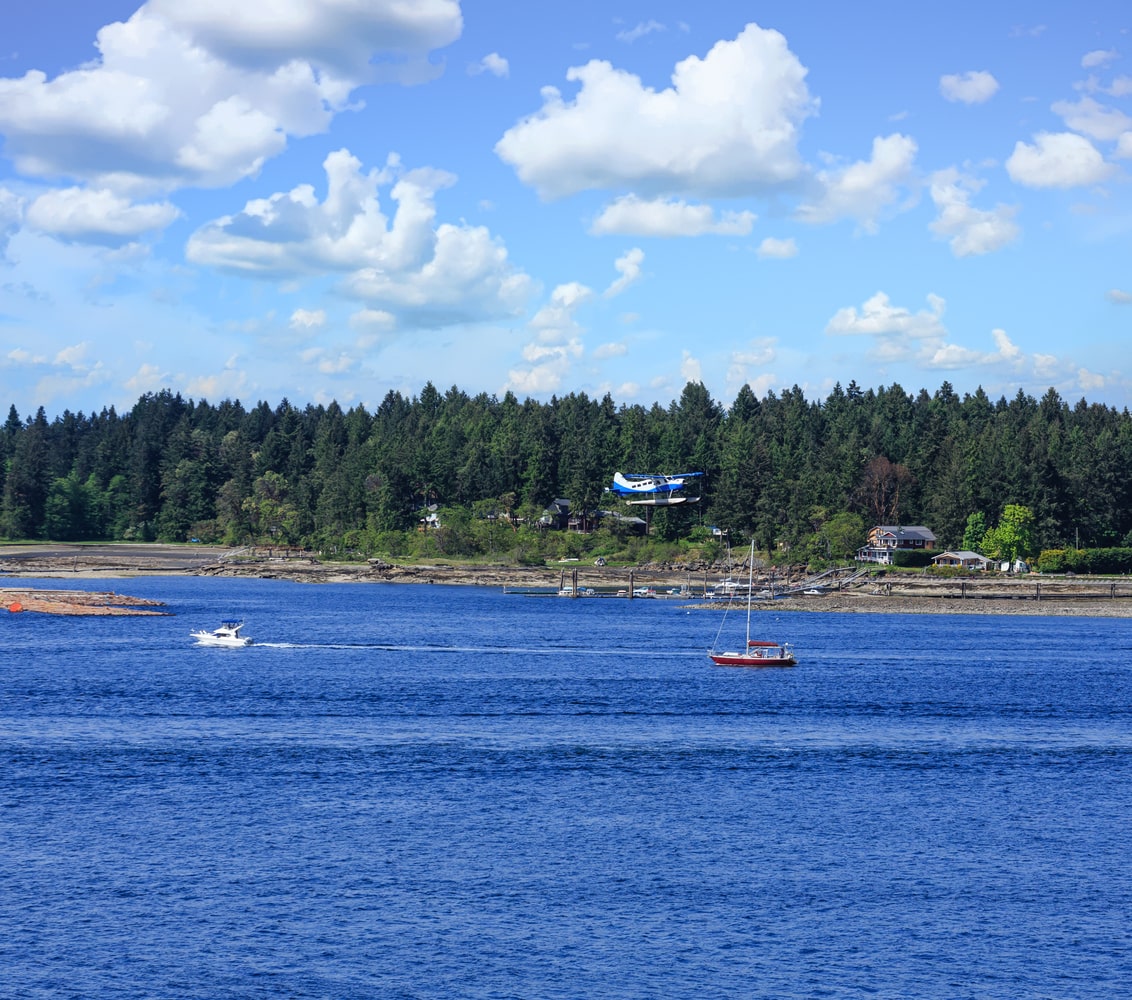Sea plane landing near the Nanaimo neighbourhood of Brechin Hill