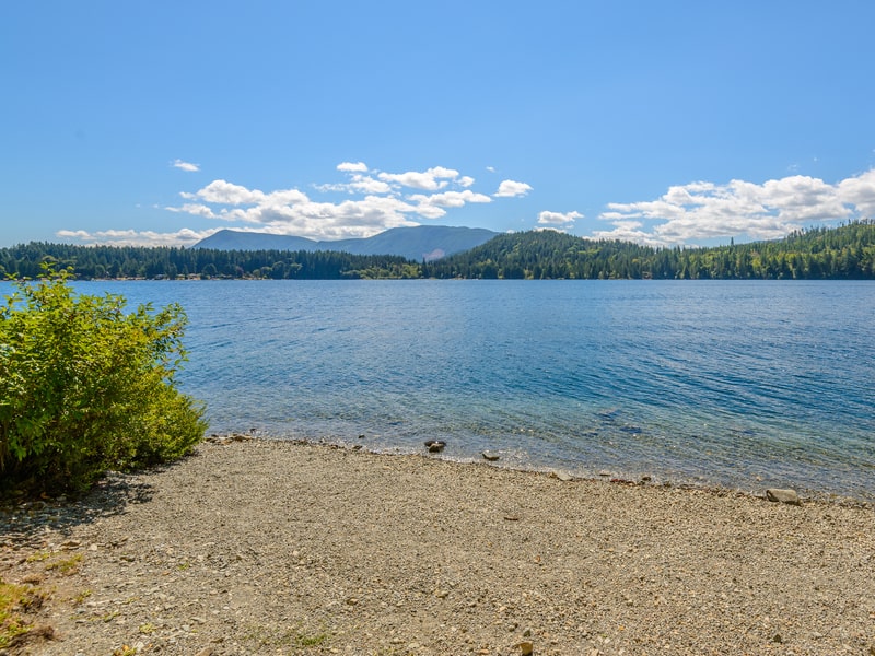 Beach on Cowichan Lake during summer